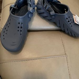 Echo crocs, unisex men’s 7, women’s 9, storm blue